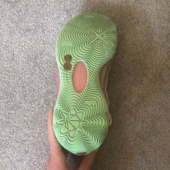 Way of wade 808 v2 honey peach (used only on indoor basketball courts) size 9.5 - Picture 4 of 6